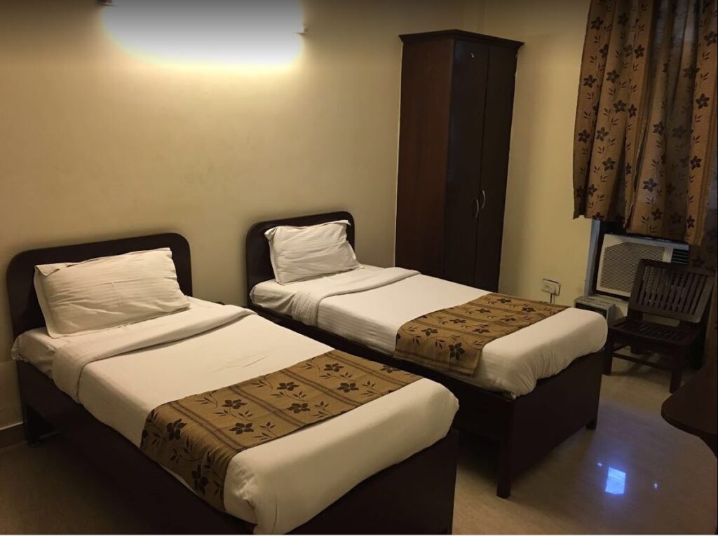 PHS Female PG Paying Guest And Girls Hostel Noida